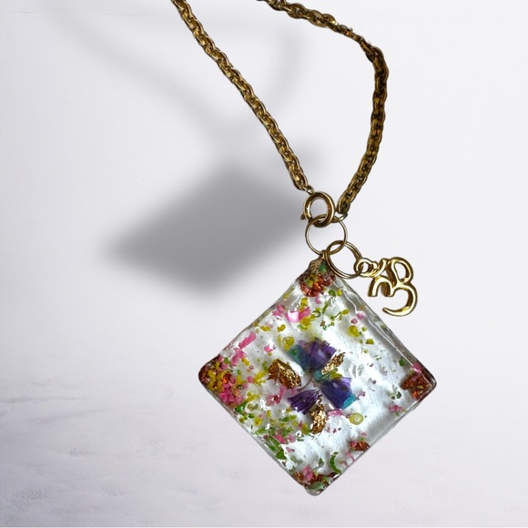 Breathe Deep OM Floral Resin Car Rear View Mirror Key Chain Purse Accessories - Picture 8 of 11